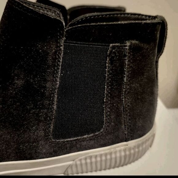 Vince. "Kelowna" Black Suede Slip-on High Top Sneakers sz.6/36 Ret. $295 - Picture 4 of 7